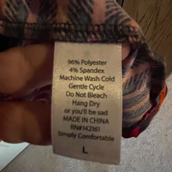 Lularoe top grey with red/orange layering at bottom size Large - Picture 3 of 5